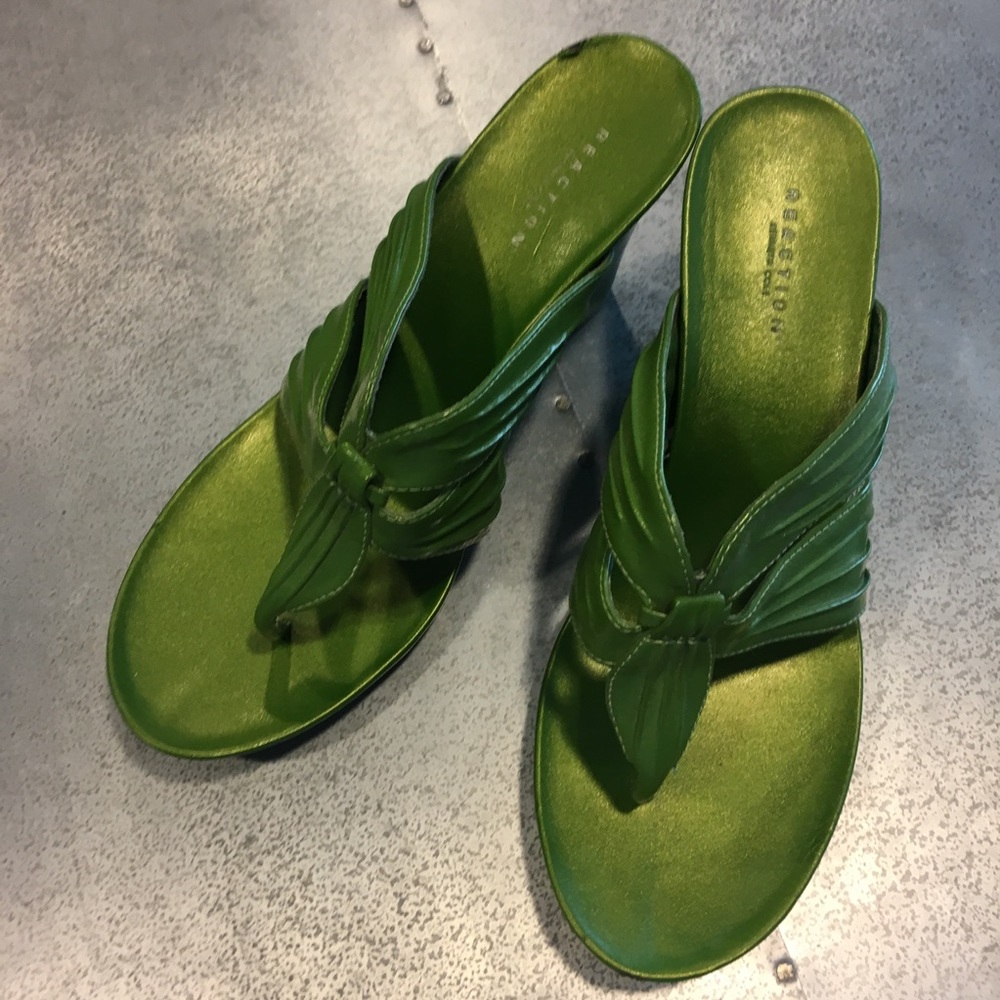 Reaction (Kenneth Cole) / Green Sandals / Size 9